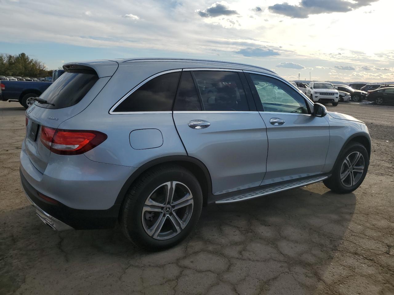 2018 Mercedes-Benz GLC - Image 3