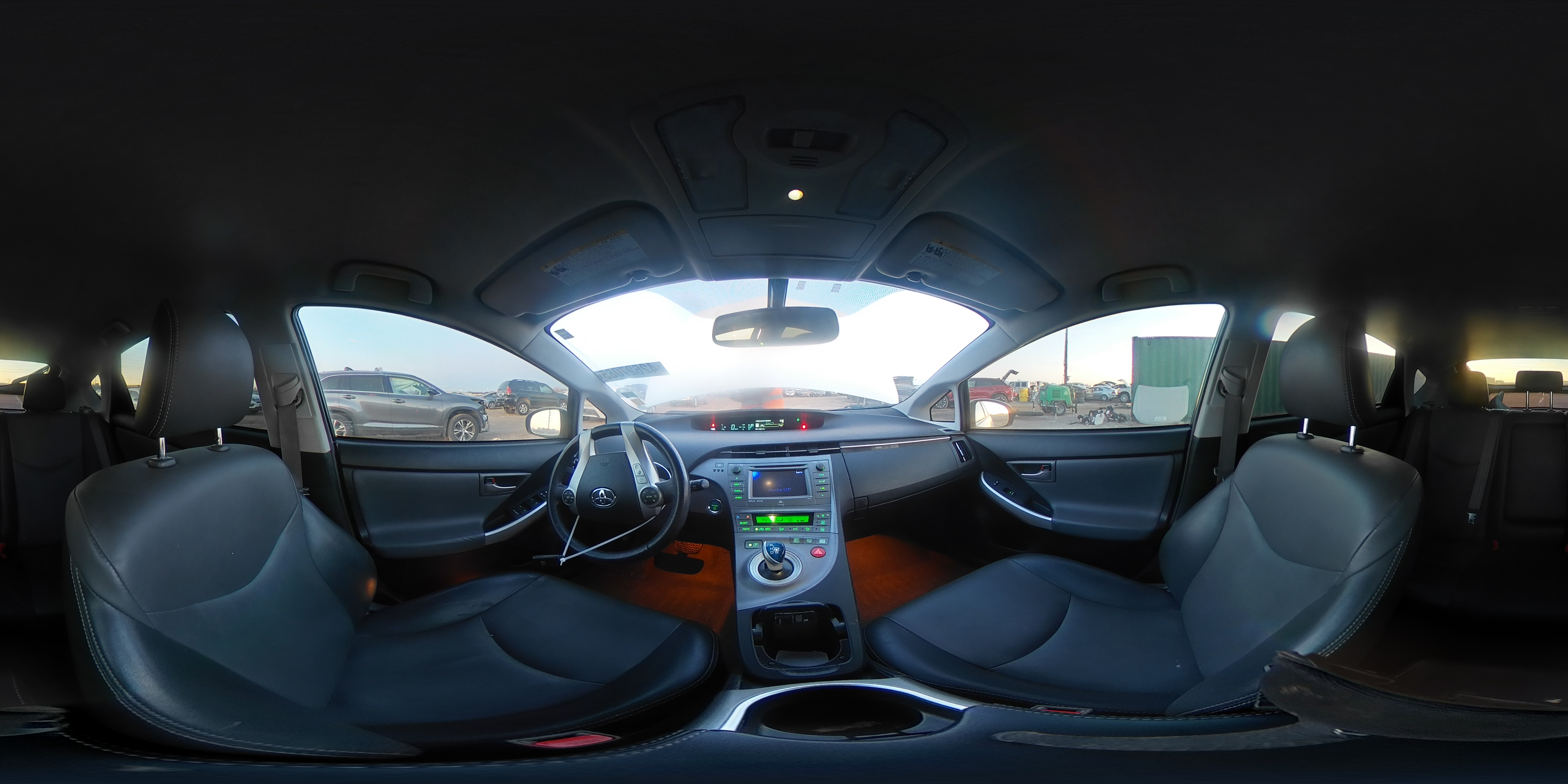 2015 Toyota Prius - Image 13