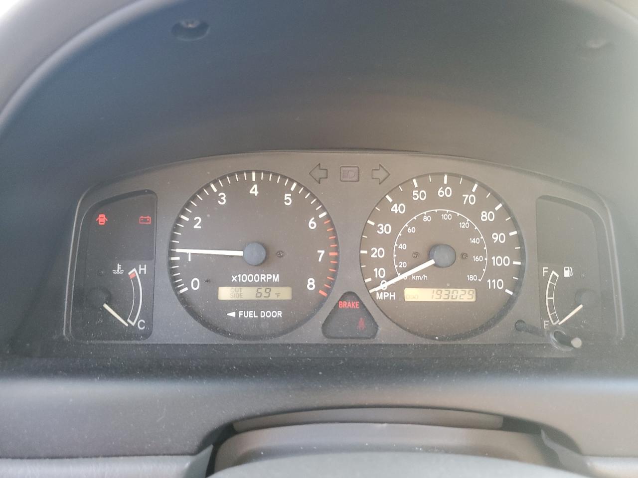 2000 Toyota Corolla - Image 9