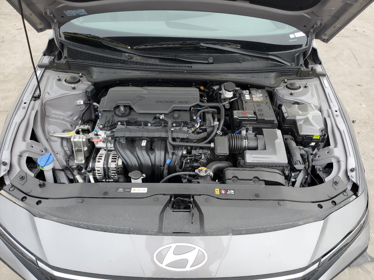 2024 Hyundai Elantra - Image 12