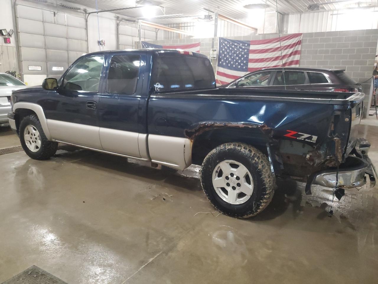 2006 Chevrolet Silverado - Image 2
