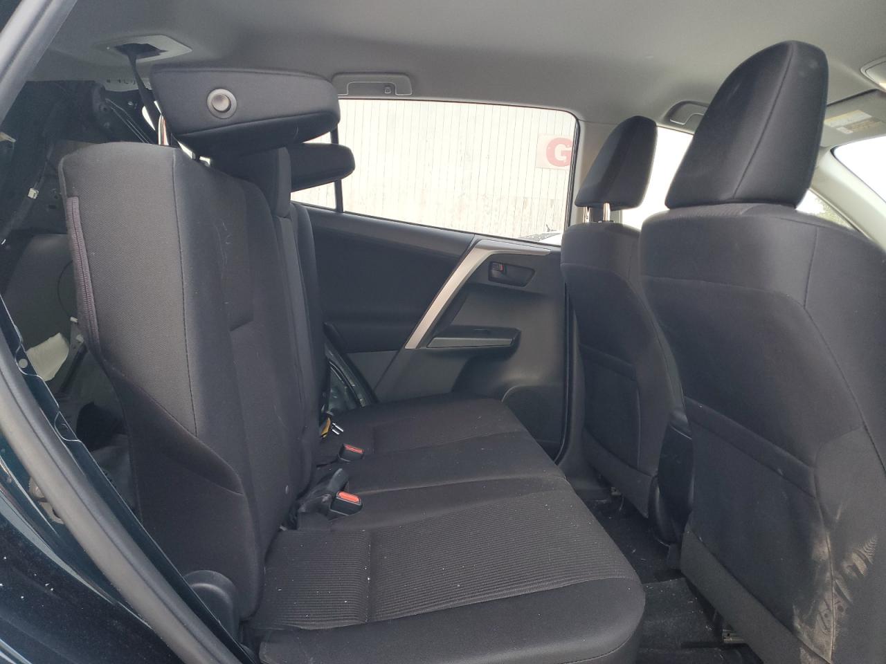 2018 Toyota RAV 4 - Image 11