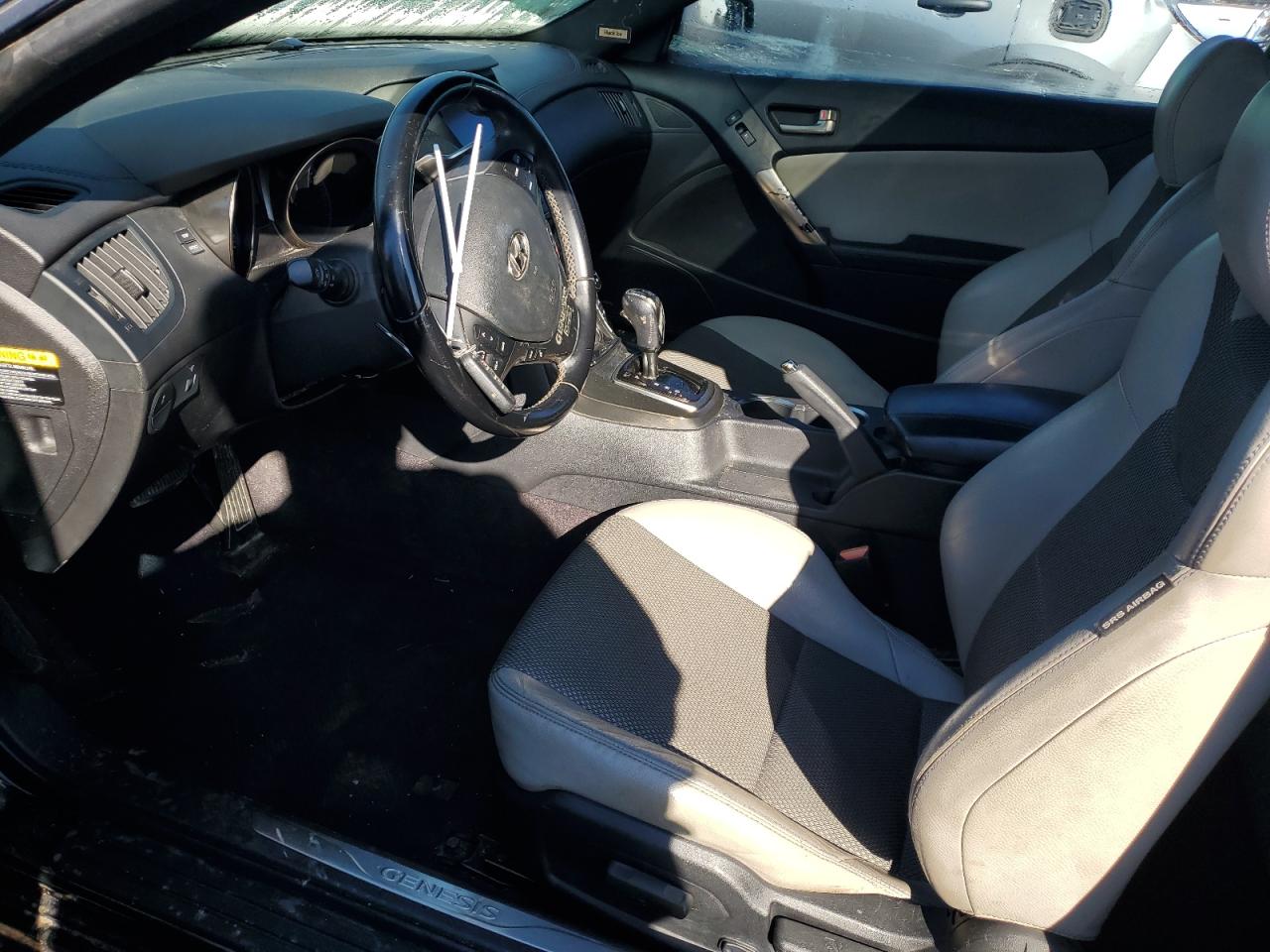 2014 Hyundai Genesis - Image 7