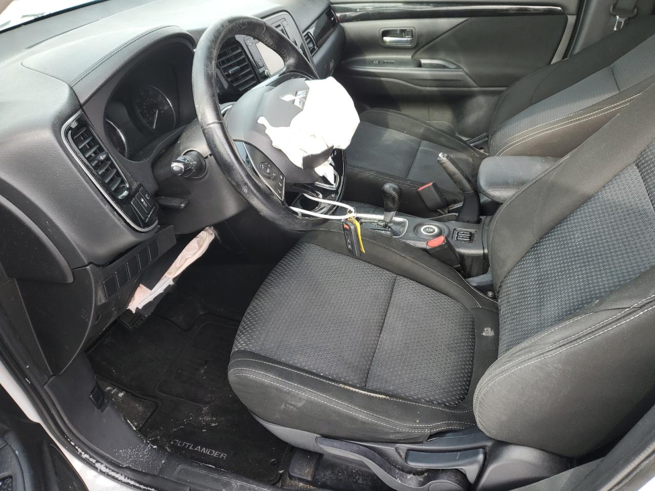 2016 Mitsubishi Outlander - Image 7