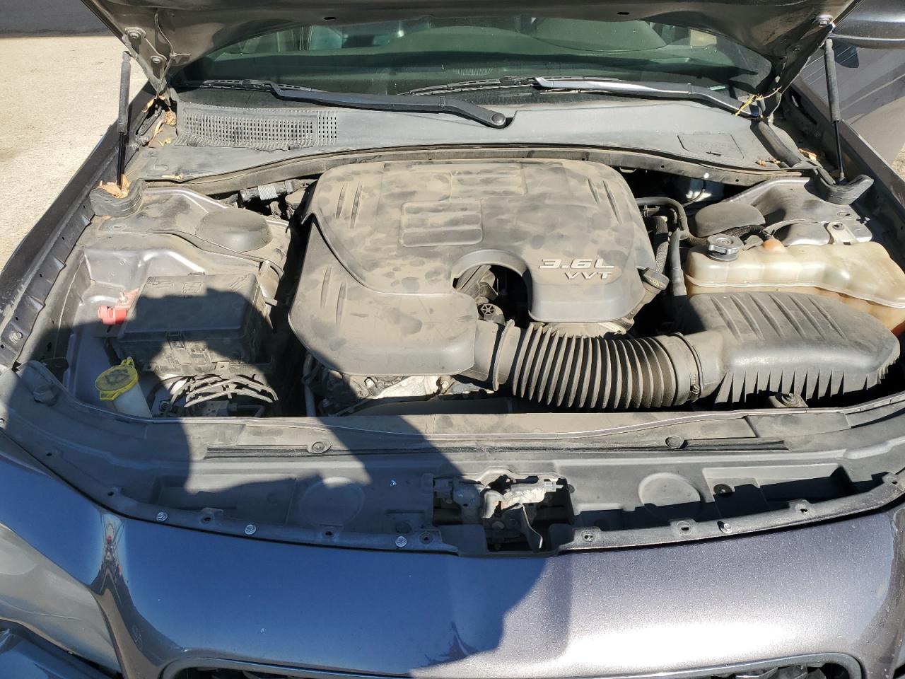 2016 Chrysler 300 - Image 13