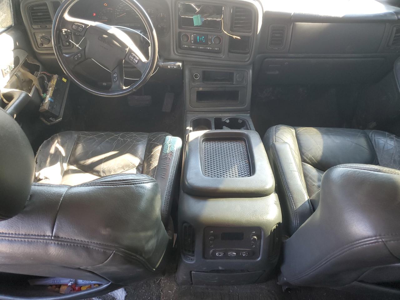 2003 GMC Sierra - Image 8