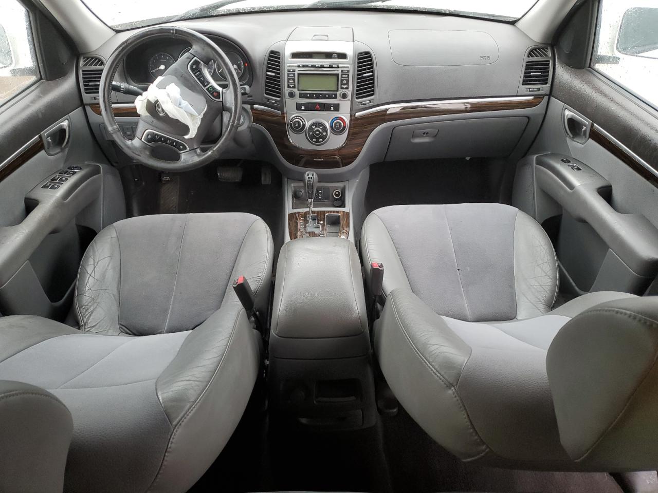 2010 Hyundai Santa Fe - Image 8