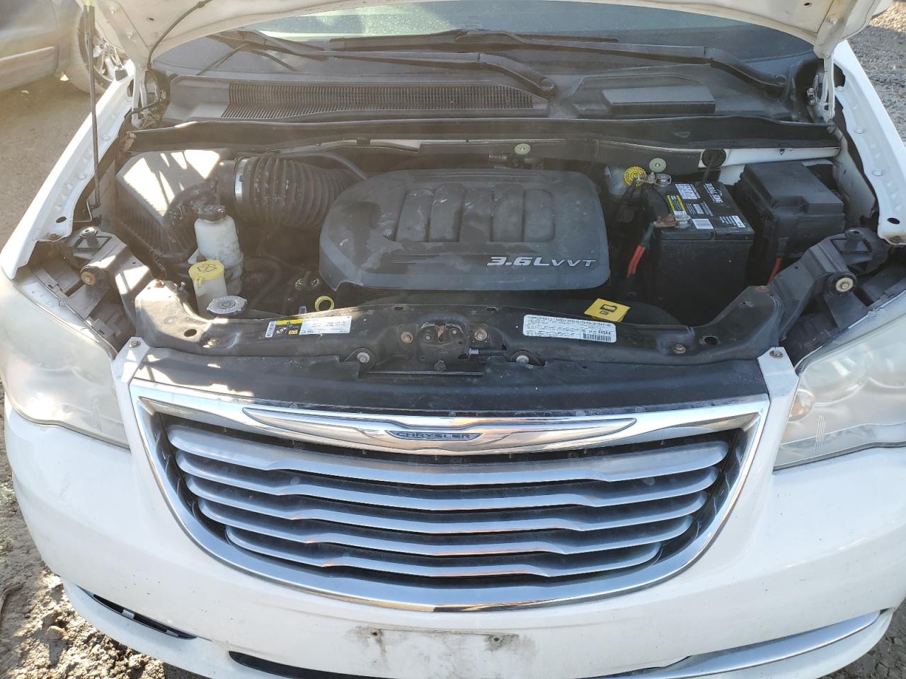 2013 Chrysler Town & Country - Image 12