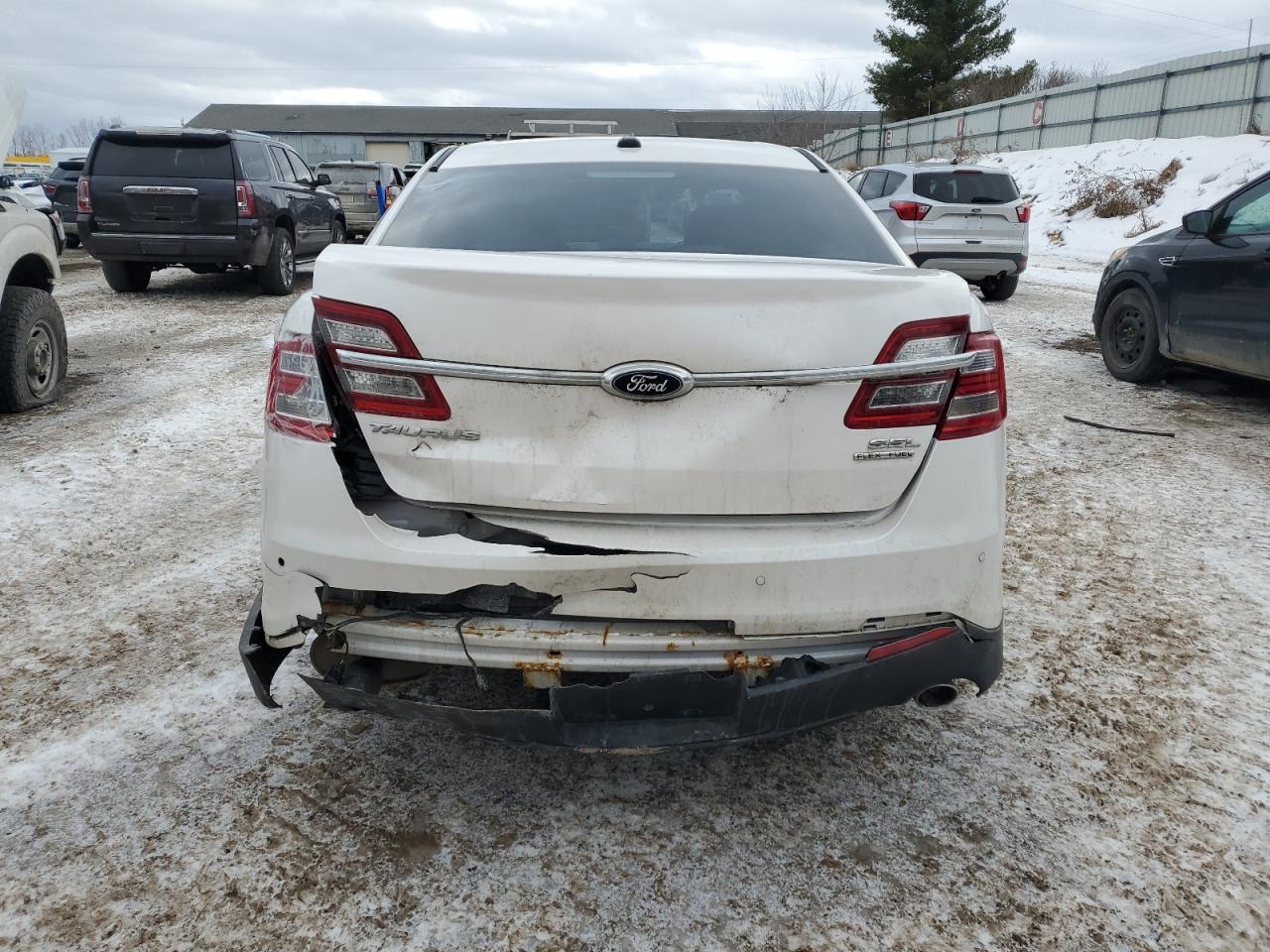 2017 Ford Taurus - Image 6