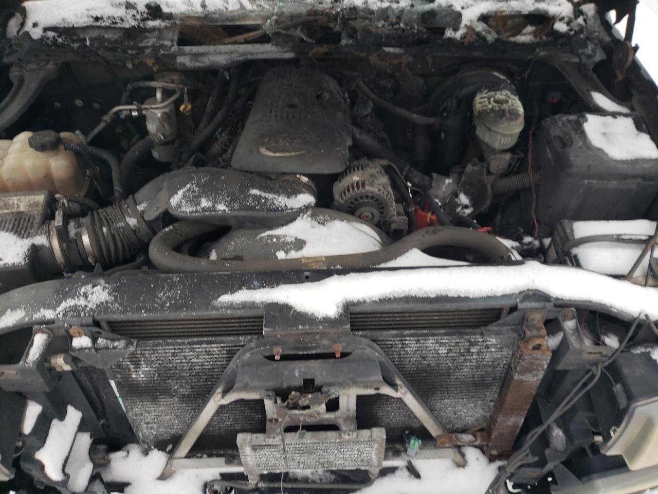 2004 Chevrolet Silverado - Image 12