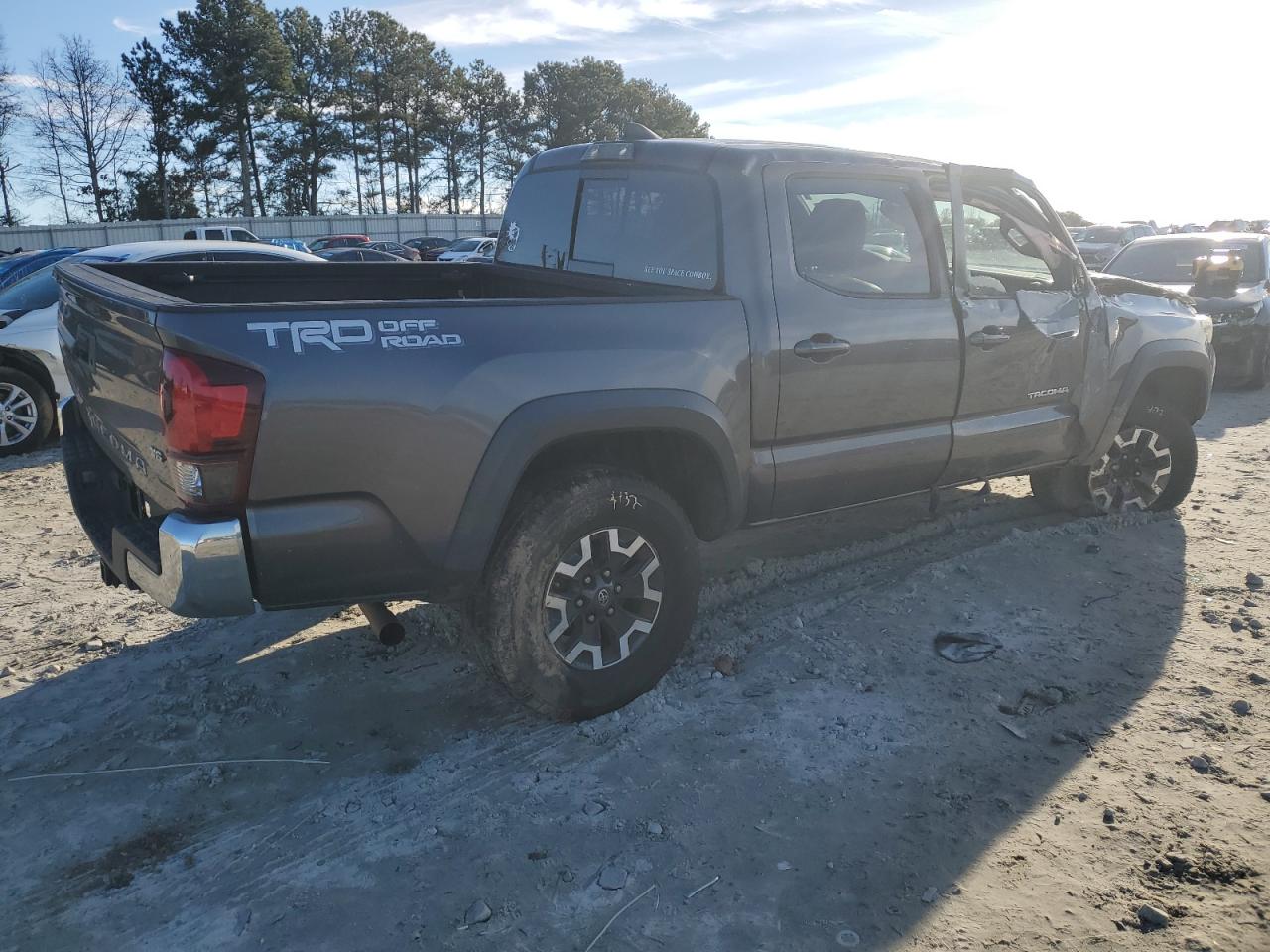 2017 Toyota Tacoma - Image 3
