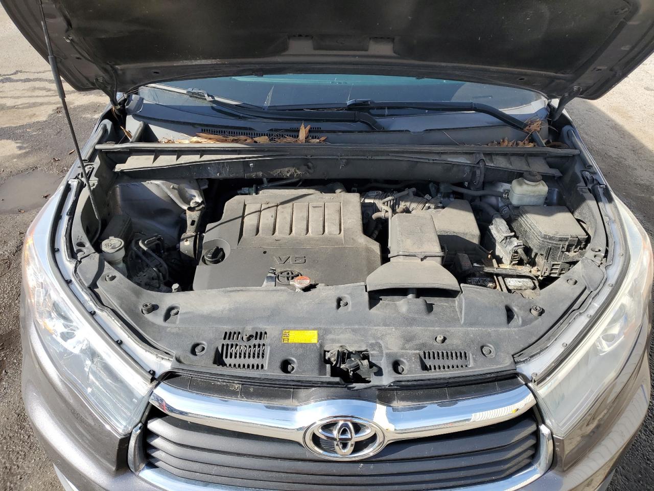 2016 Toyota Highlander - Image 12