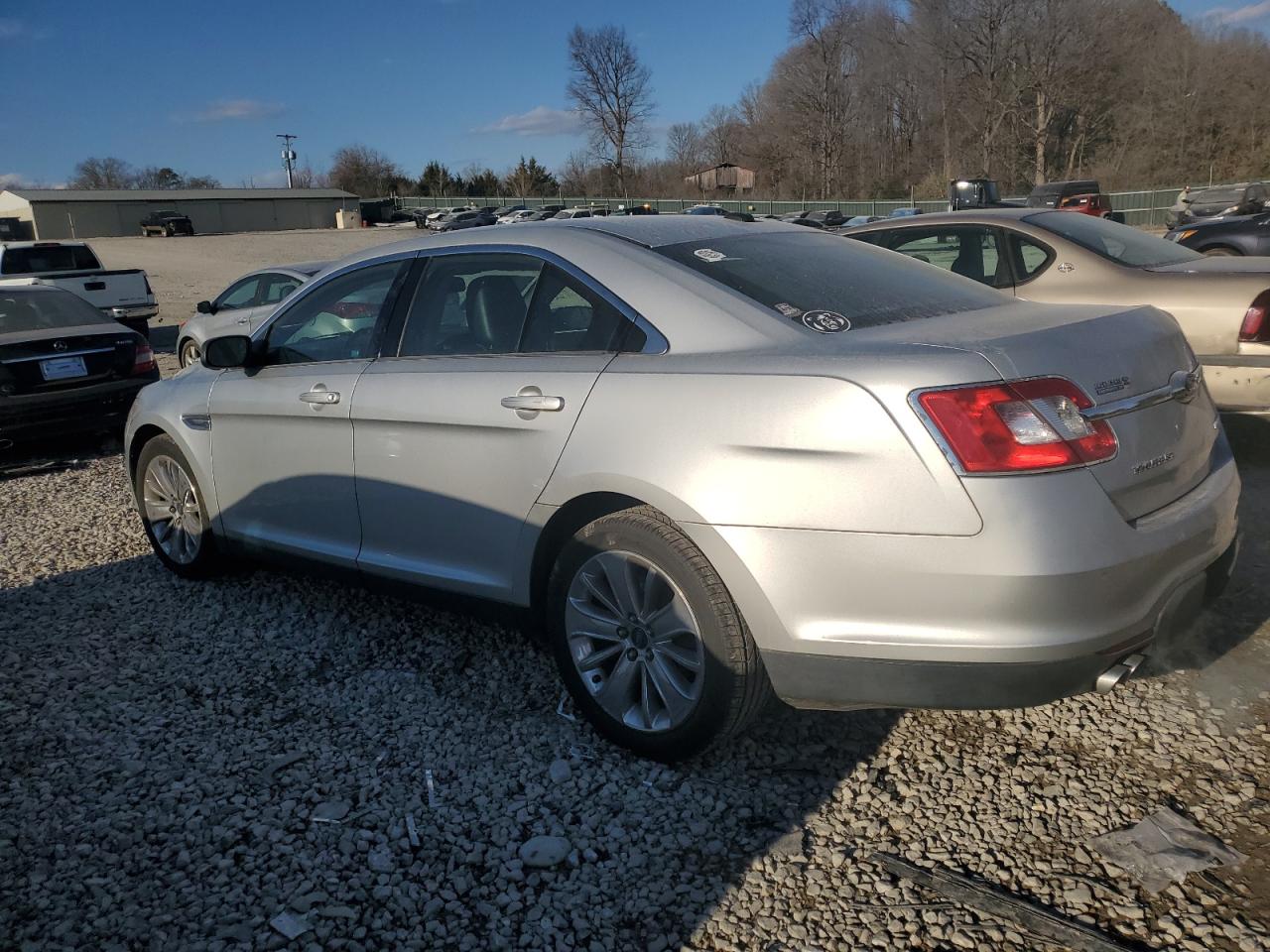 2011 Ford Taurus - Image 2