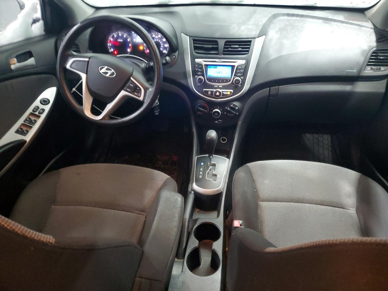 2013 Hyundai Accent - Image 8