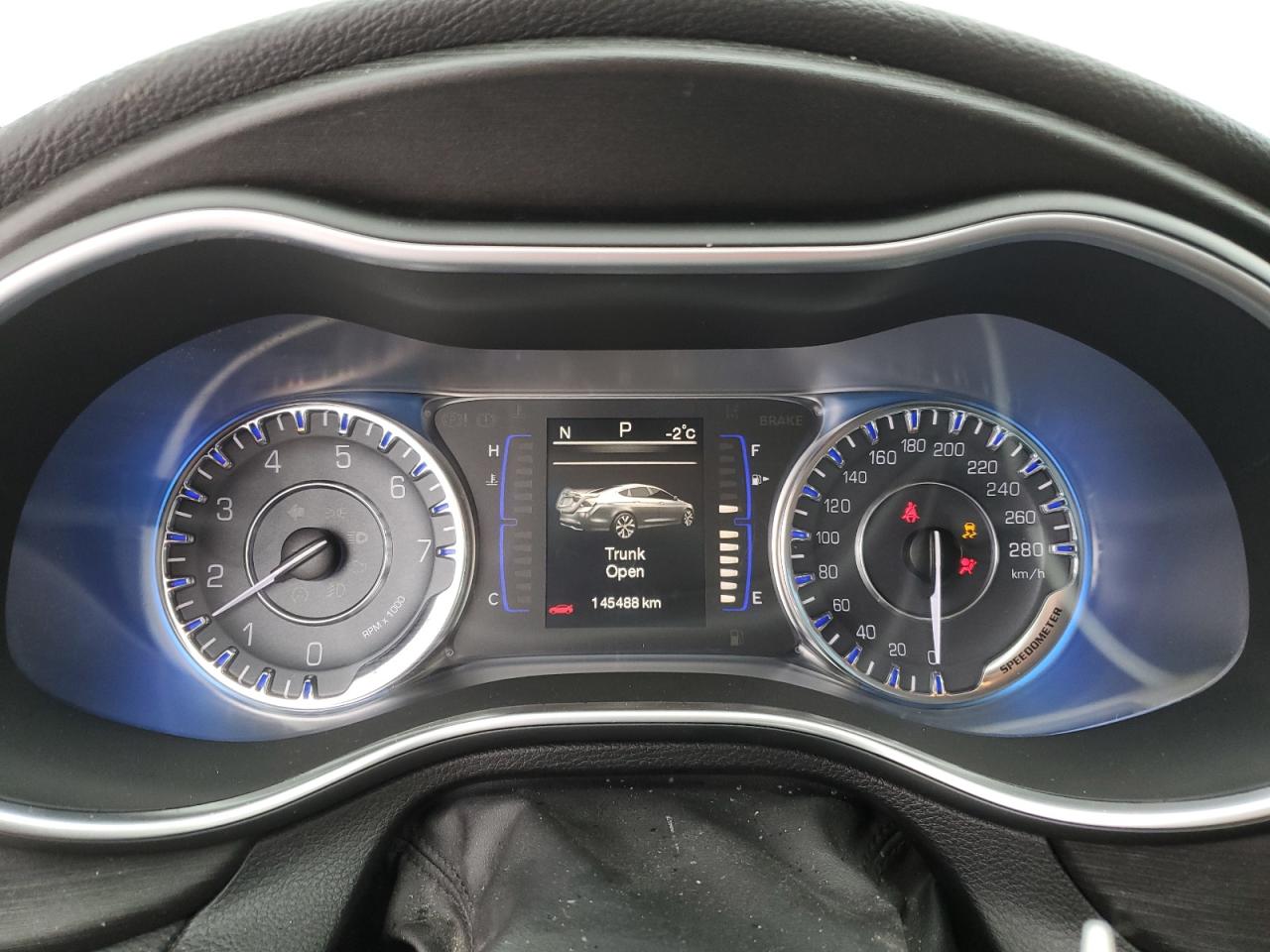 2015 Chrysler 200 - Image 9