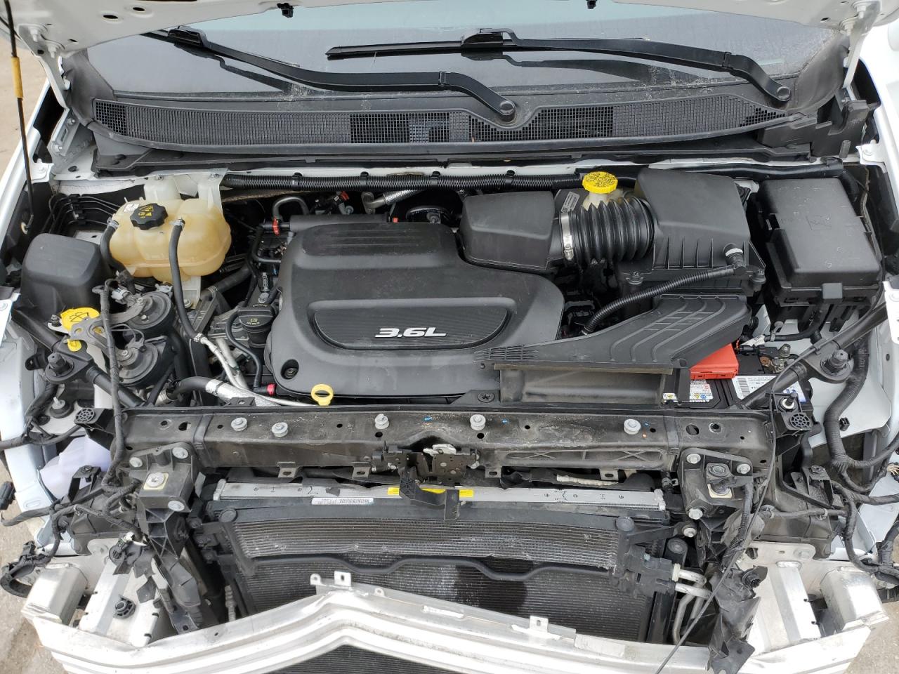 2018 Chrysler Pacifica - Image 12
