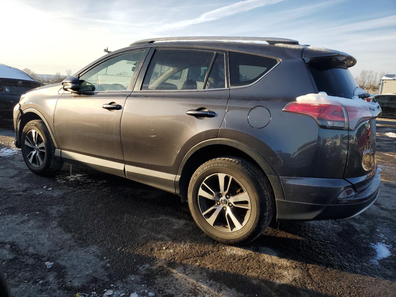 2016 Toyota RAV 4 - Image 2