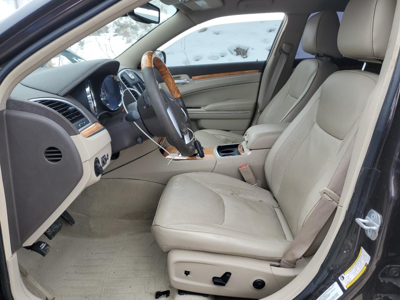 2012 Chrysler 300 - Image 7