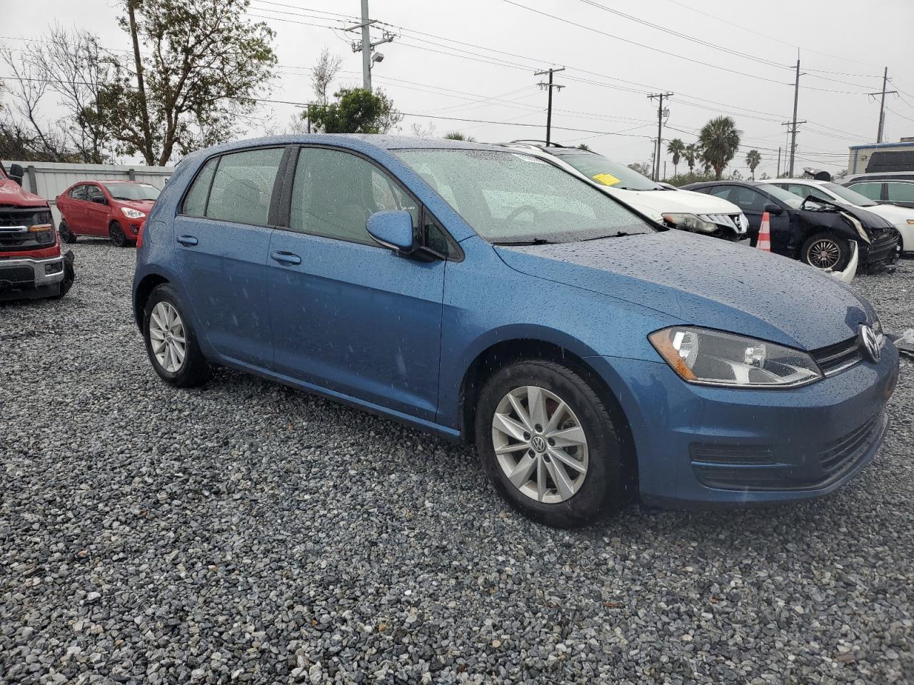 2017 Volkswagen Golf - Image 4