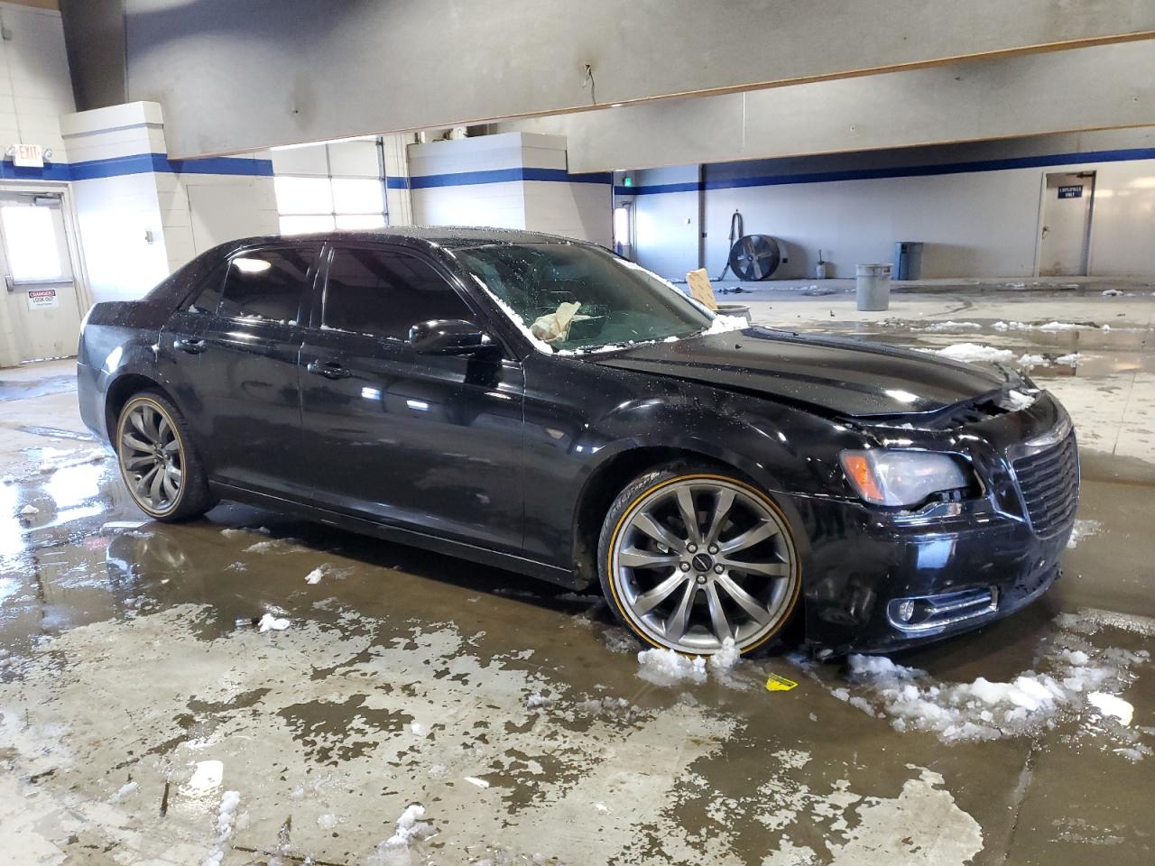 2014 Chrysler 300 - Image 4
