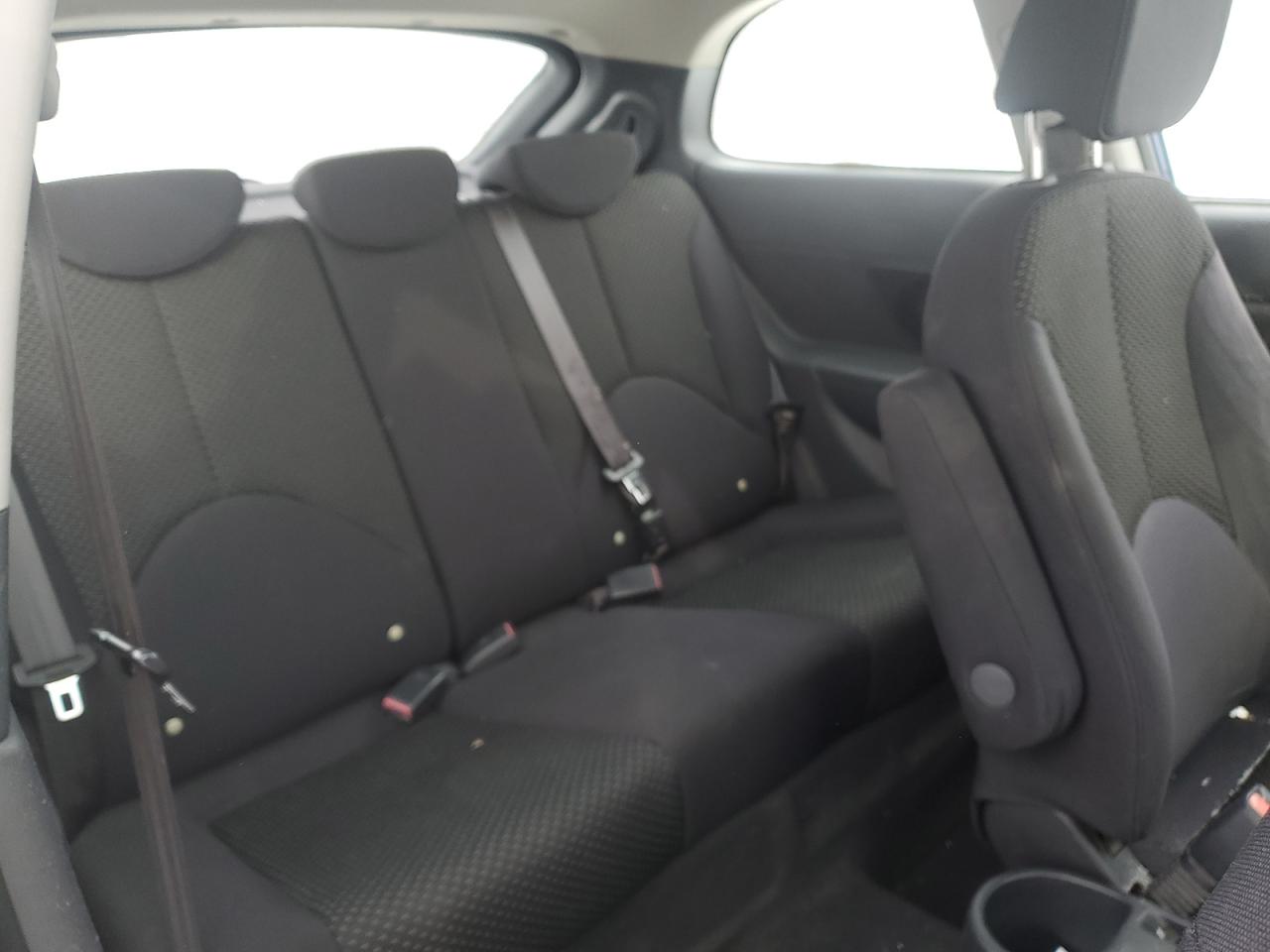 2010 Hyundai Accent - Image 10