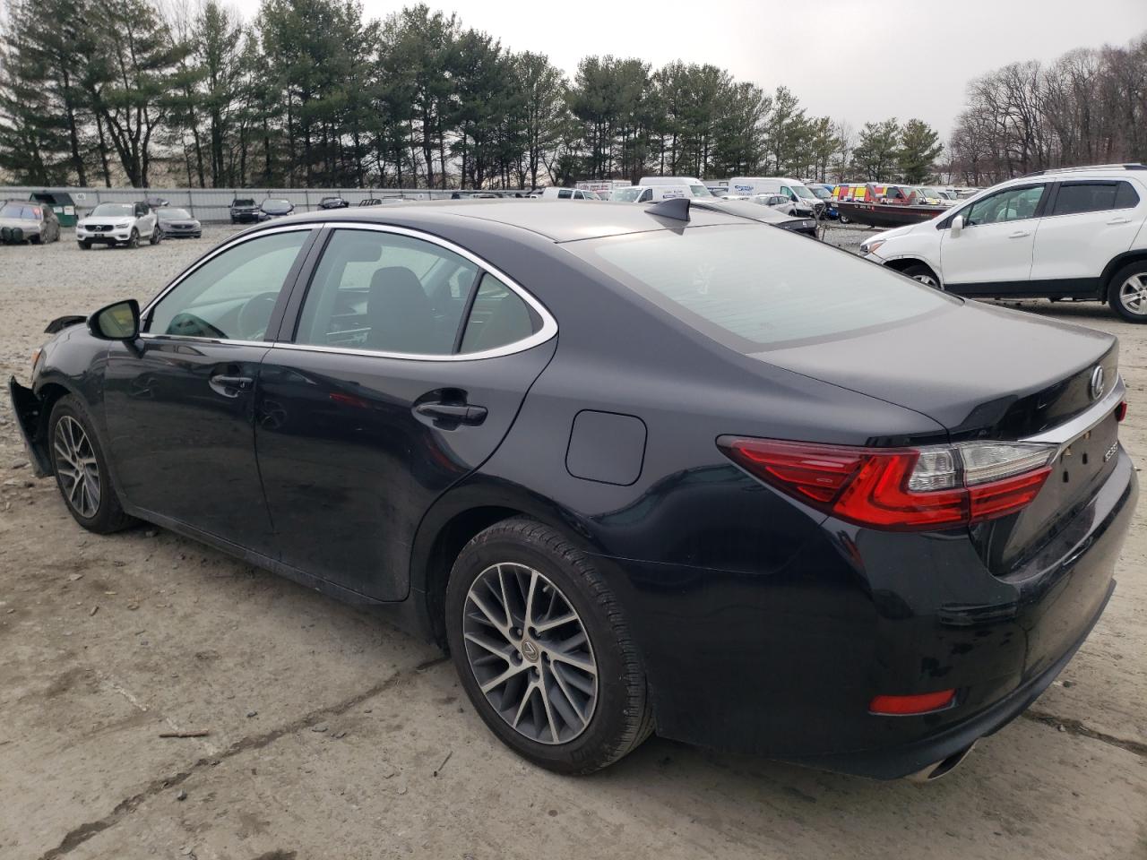 2017 Lexus ES - Image 2