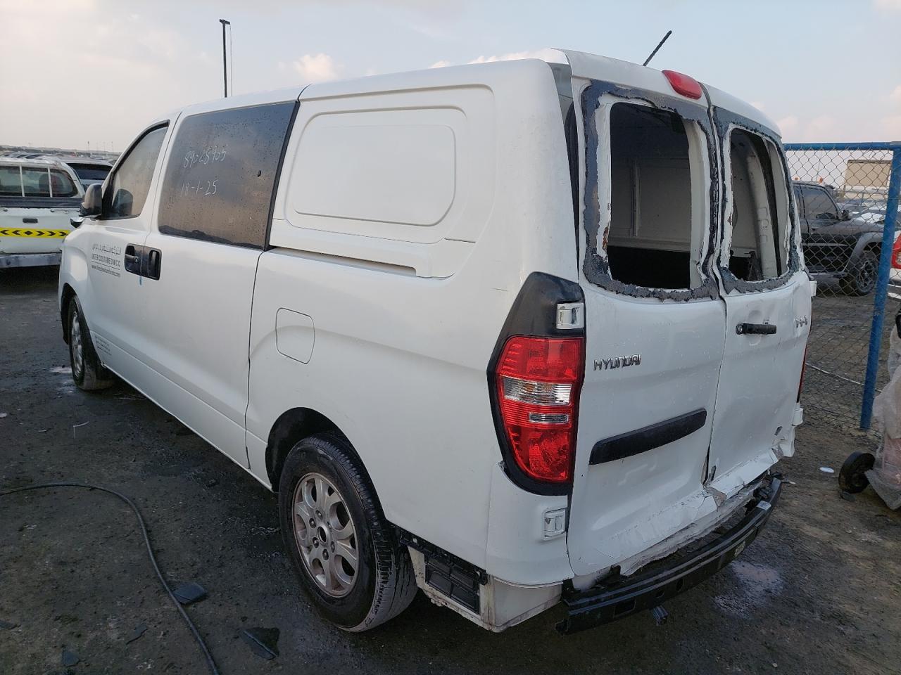 KMHWG81R3KU029579 - 2019 Hyundai H1 - #89028905