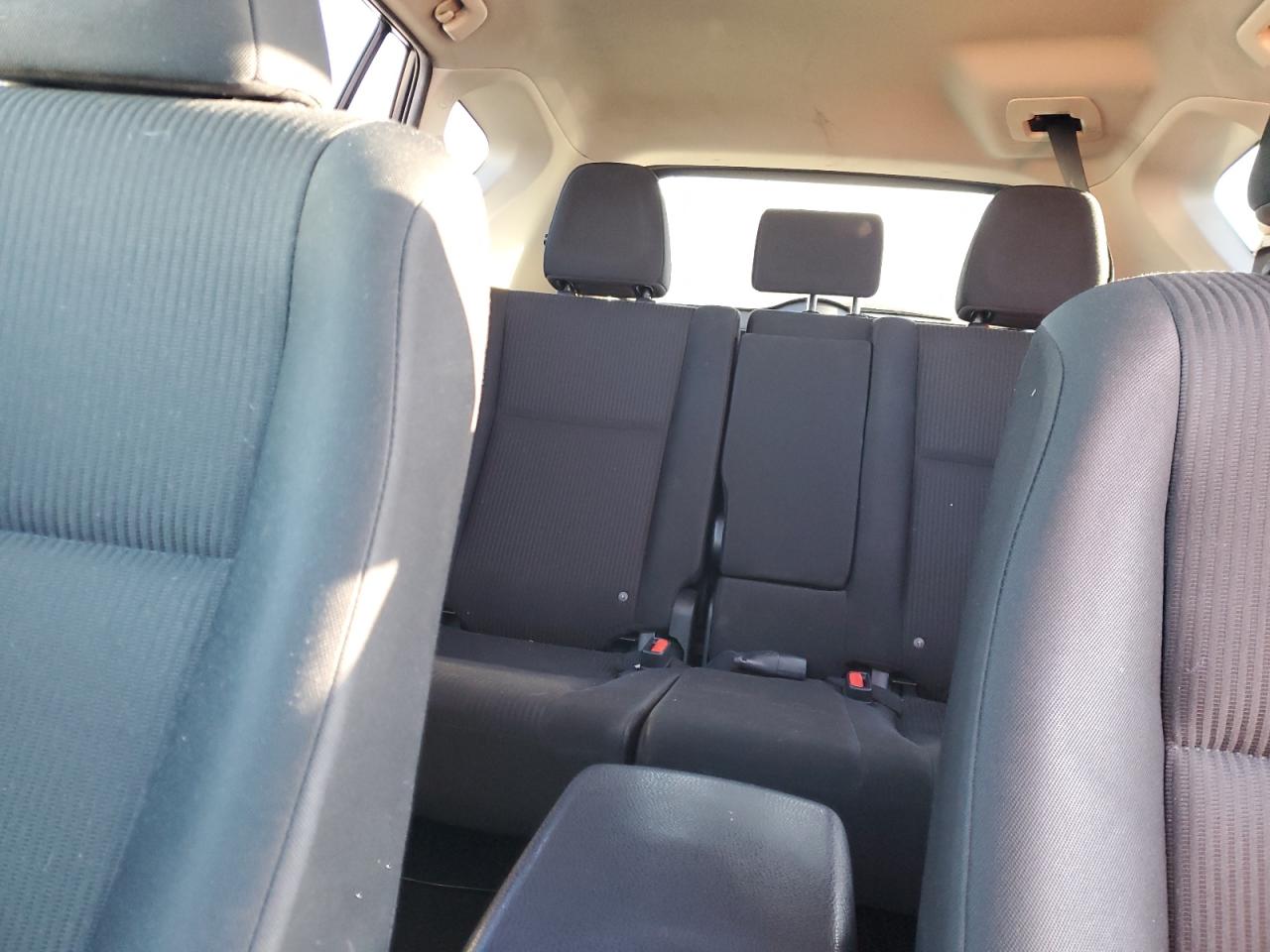 2017 Toyota RAV 4 - Image 10