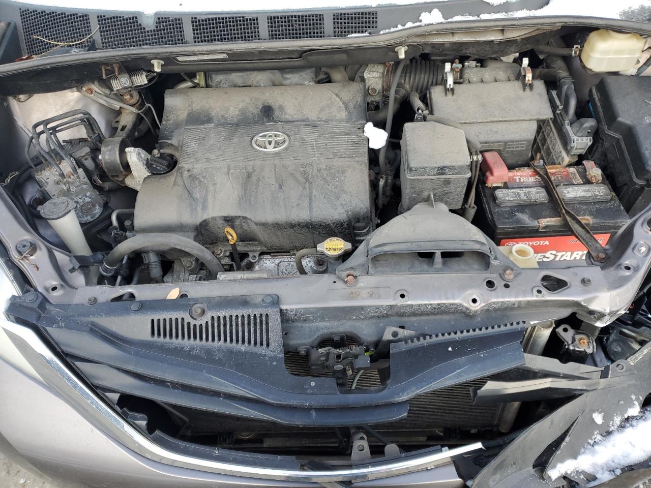 2011 Toyota Sienna - Image 12