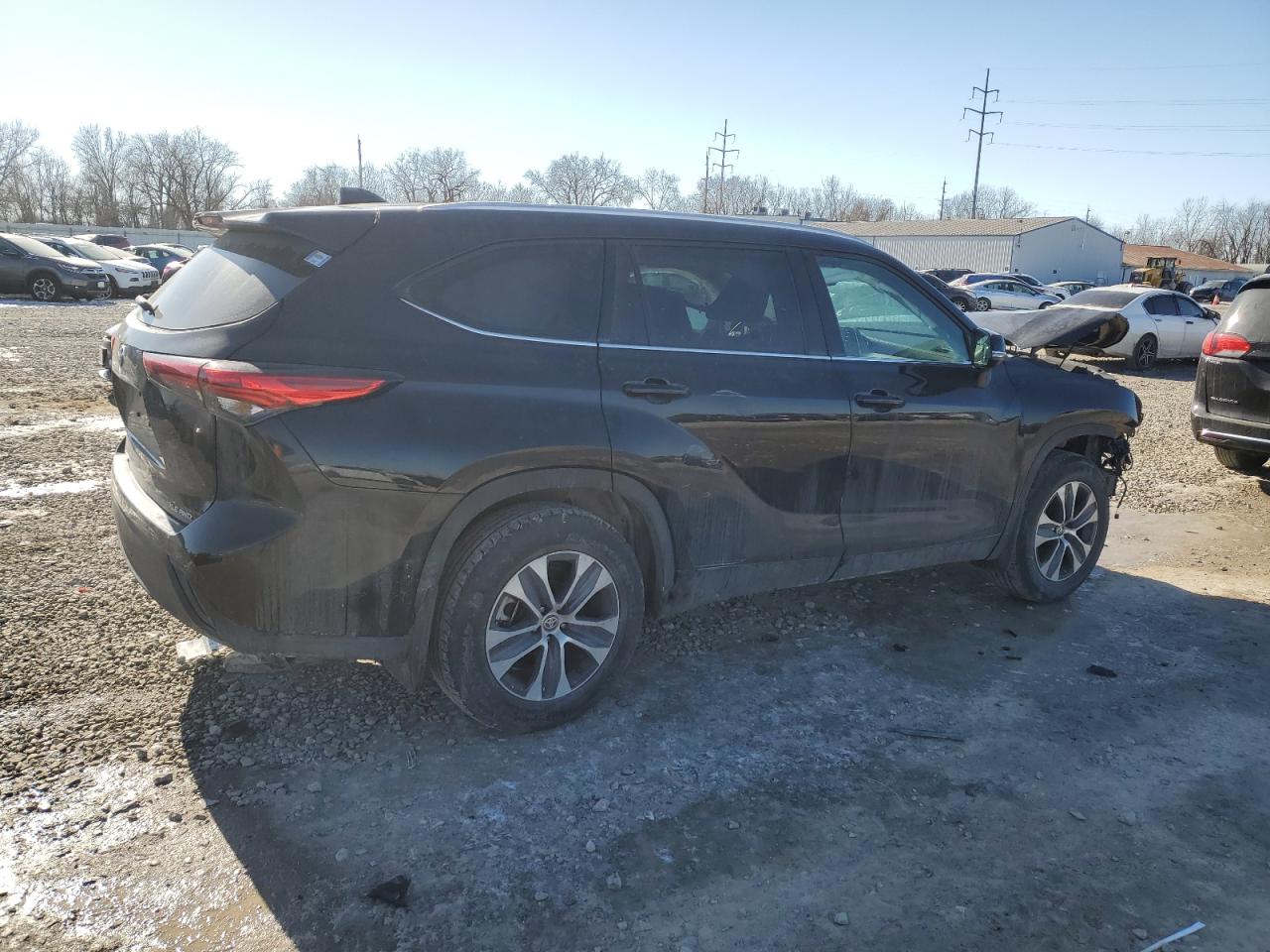 2022 Toyota Highlander - Image 3