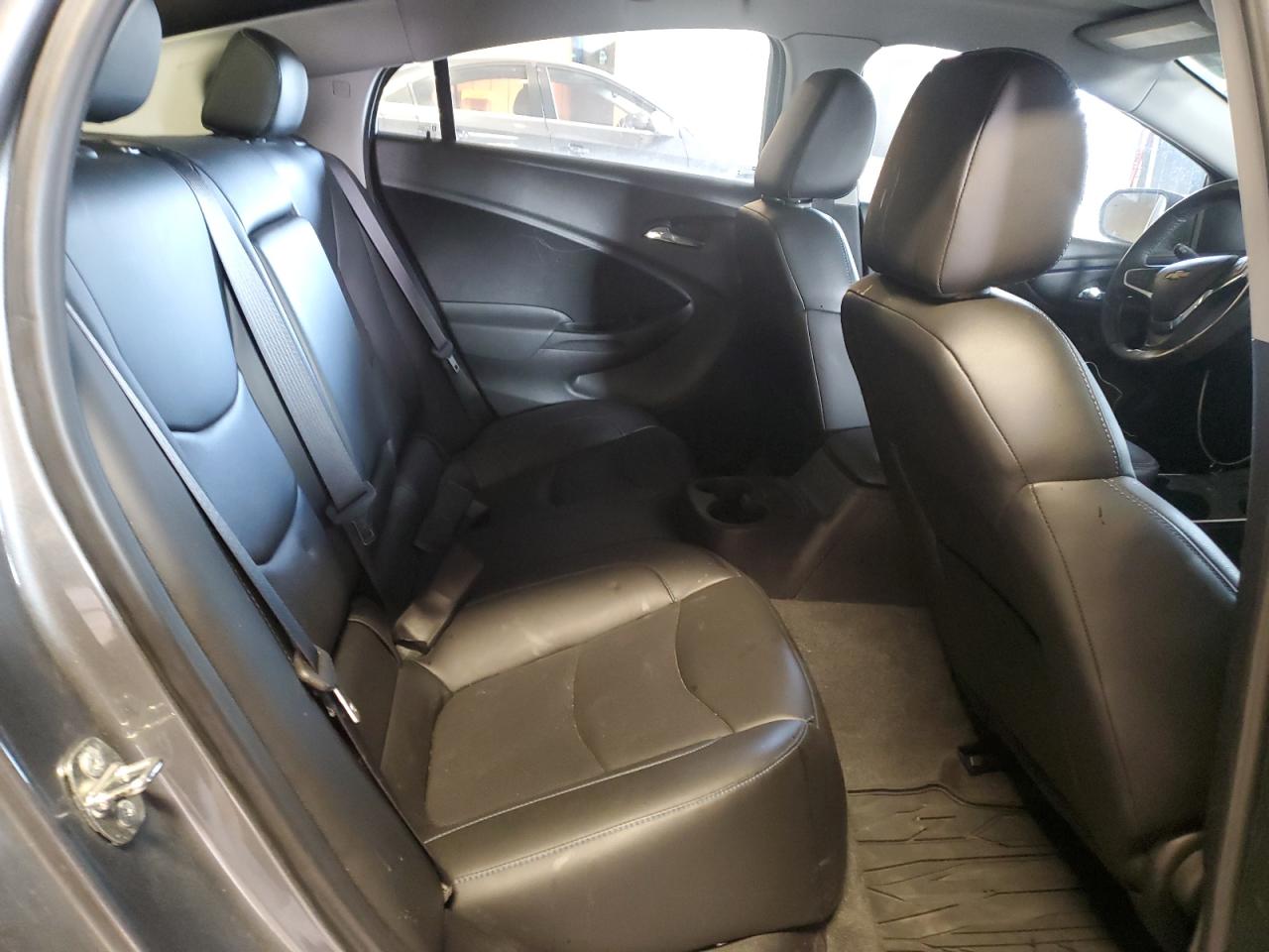 2018 Chevrolet Volt - Image 10