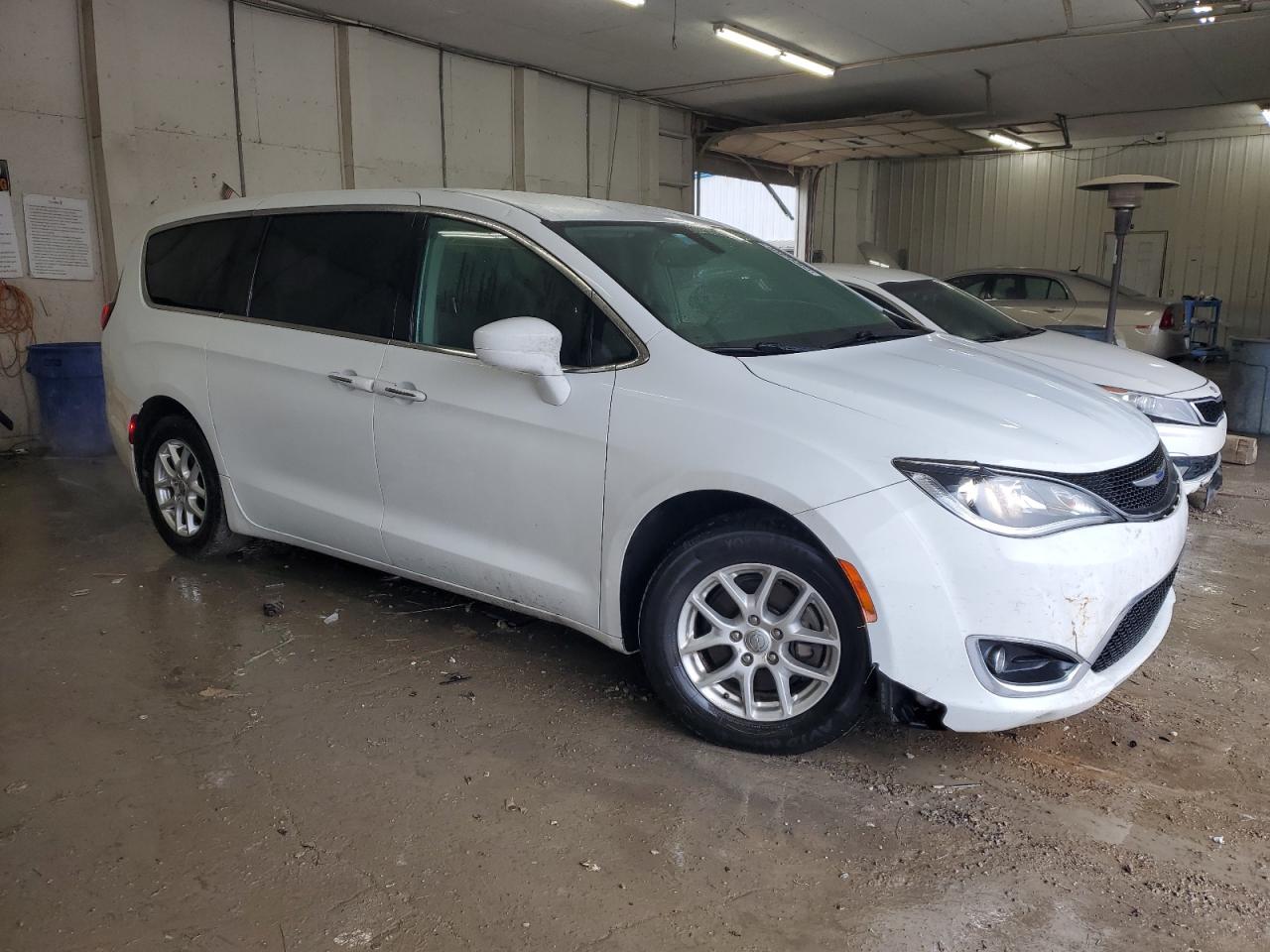 2020 Chrysler Pacifica - Image 4