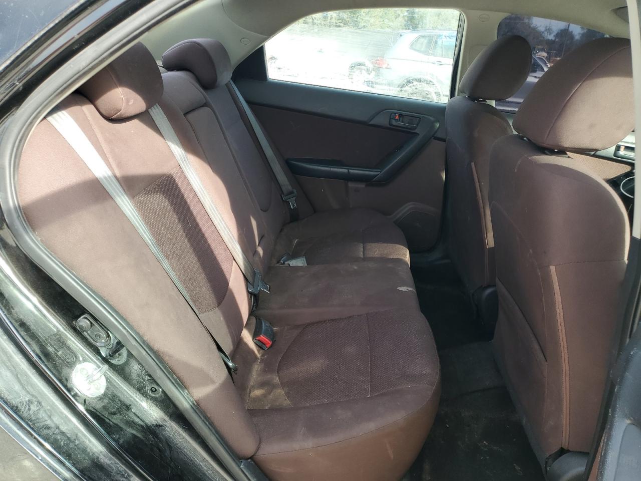 2011 Kia Forte - Image 11