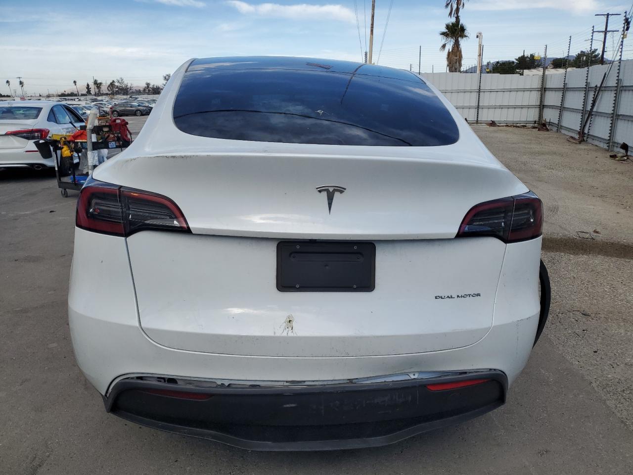 VIN 7SAYGDEE8PA026562 2023 TESLA MODEL Y no.6