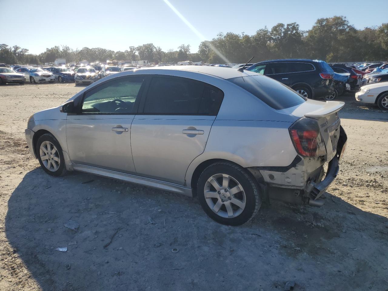 2010 Nissan Sentra - Image 2