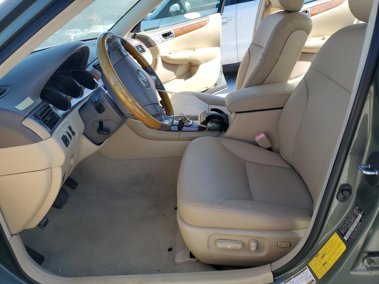 2005 Lexus ES - Image 7