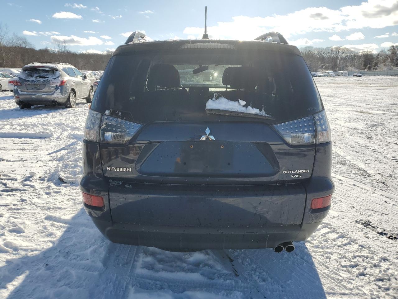 2010 Mitsubishi Outlander - Image 6