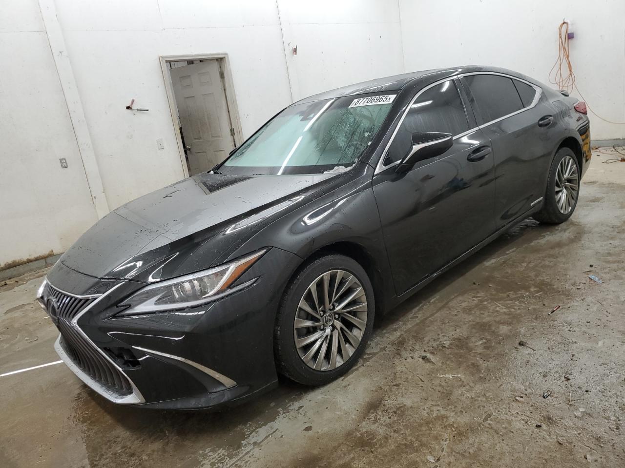 2019 Lexus ES - Image 1