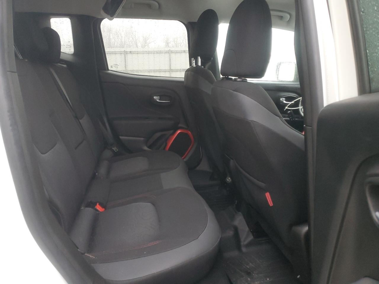 2019 Jeep Renegade - Image 11