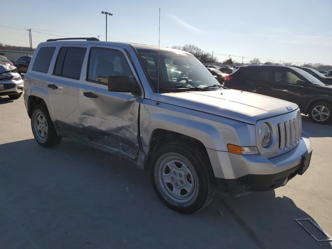 2013 Jeep Liberty (Patriot) - Image 4