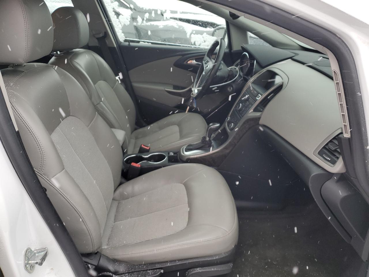 2015 Buick Verano - Image 7