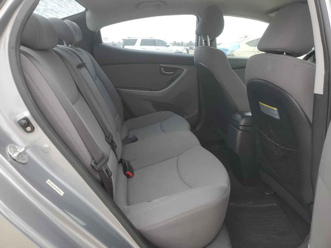 2015 Hyundai Elantra - Image 10