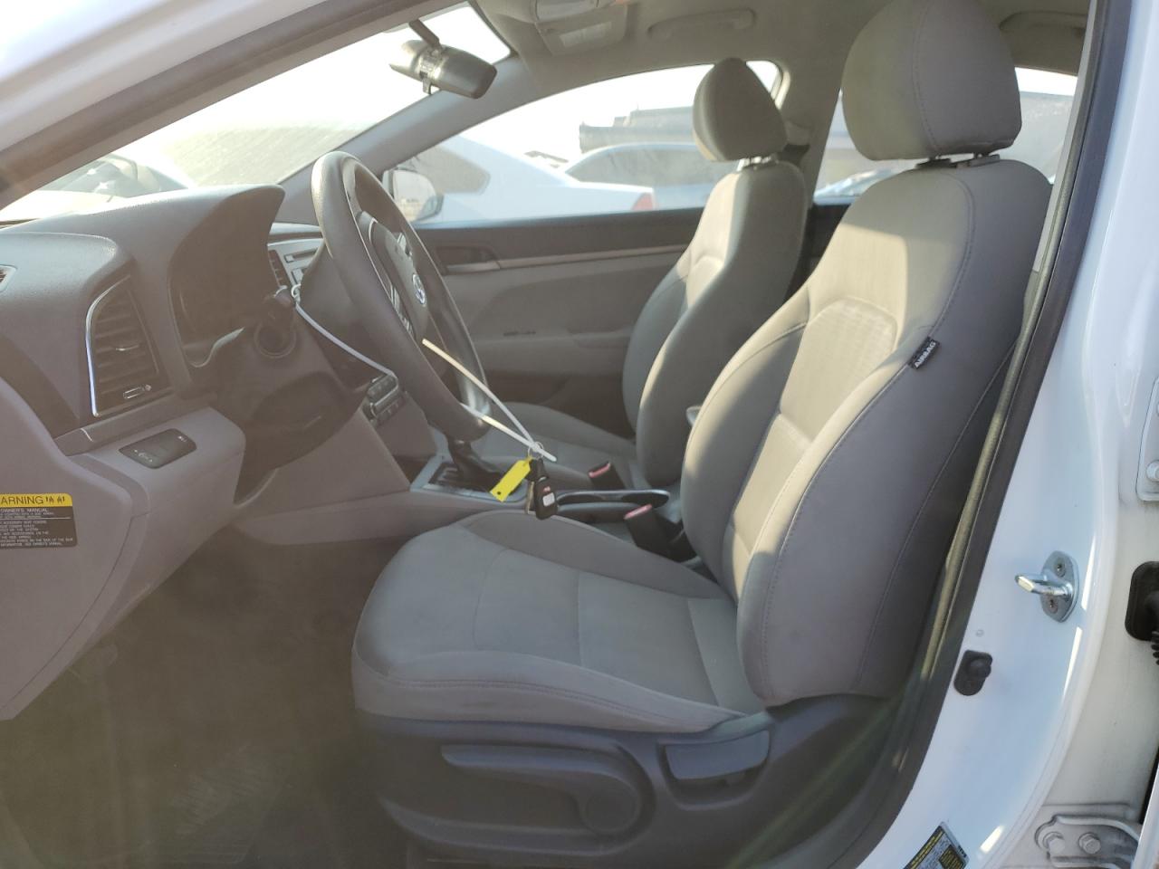 2017 Hyundai Elantra - Image 7