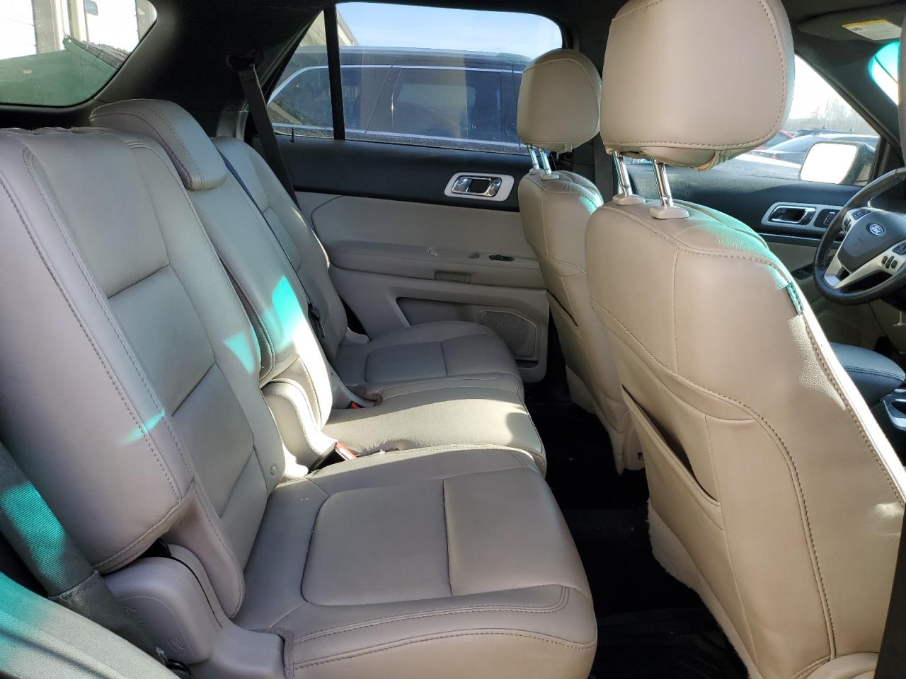2015 Ford Explorer - Image 11