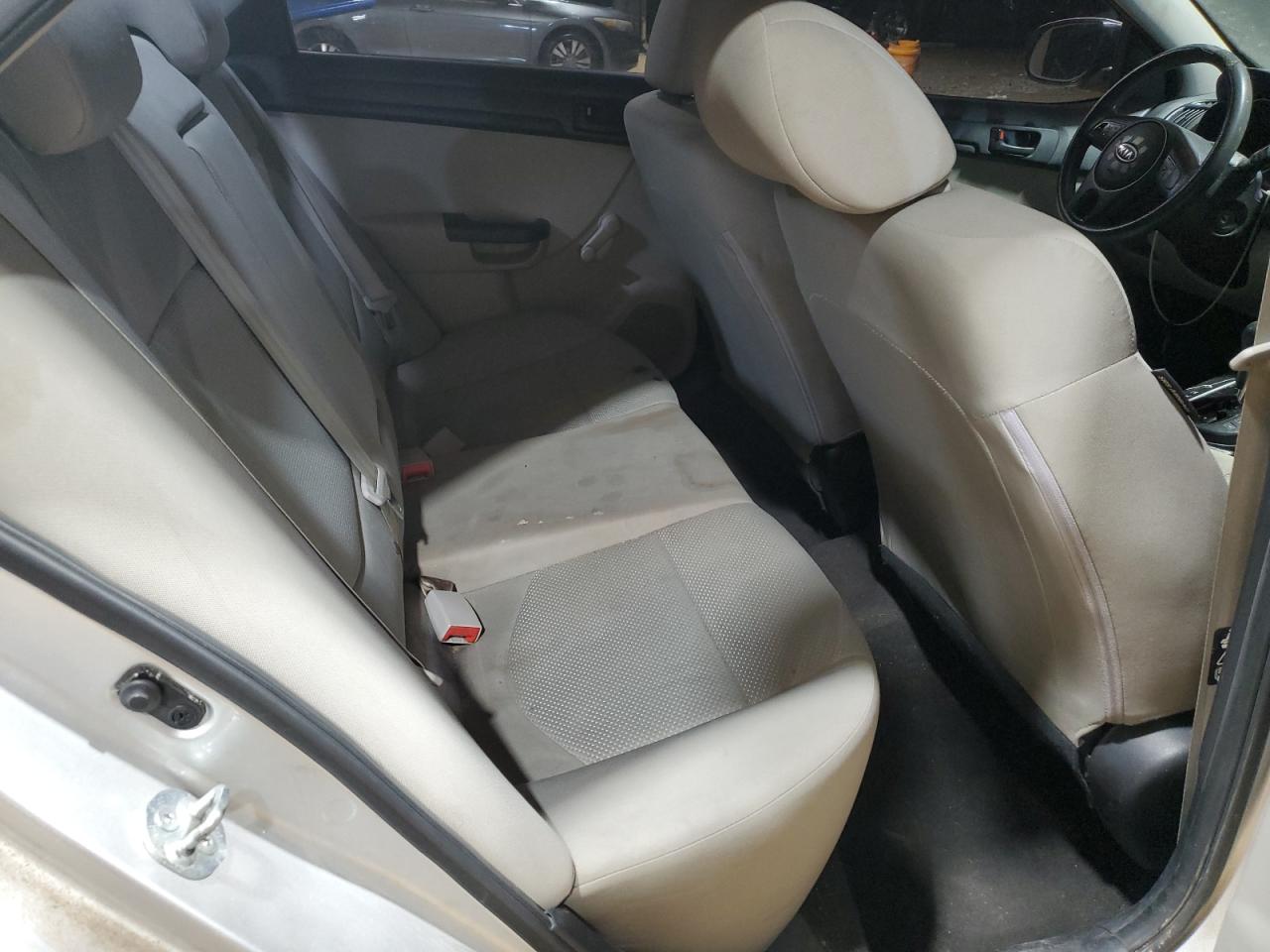 2010 Kia Forte - Image 10