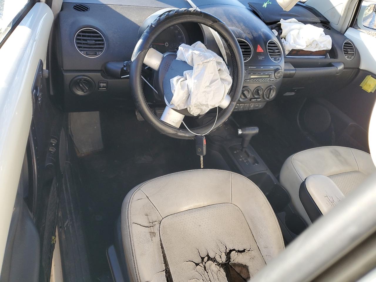 2008 Volkswagen New Beetle Triple White VIN: 3VWFW31C68M524651 Lot: 86698394