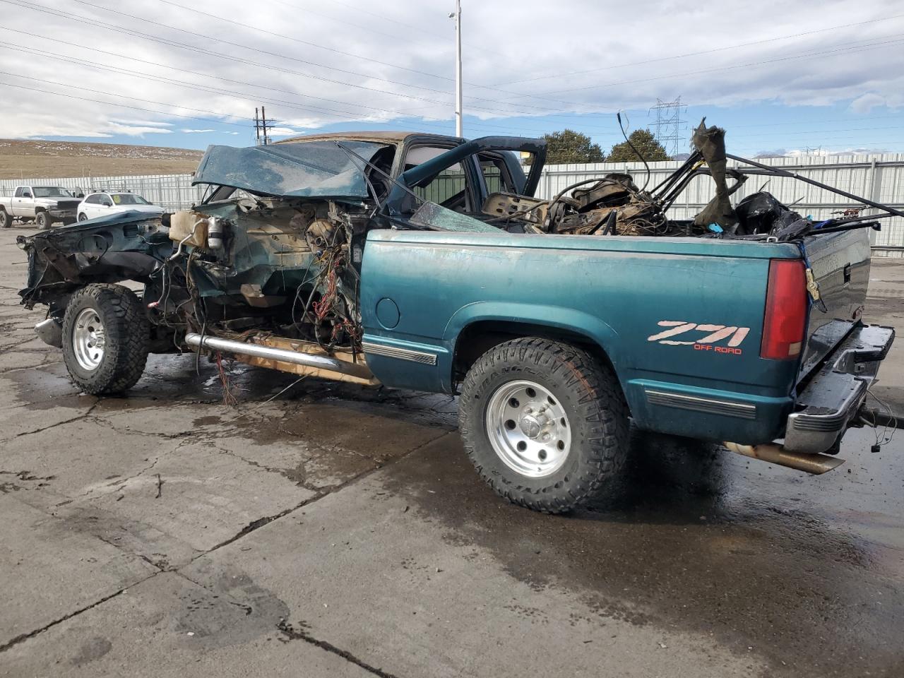 1995 GMC Sierra - Image 2