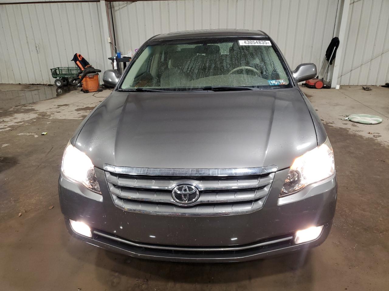 2005 Toyota Avalon - Image 5