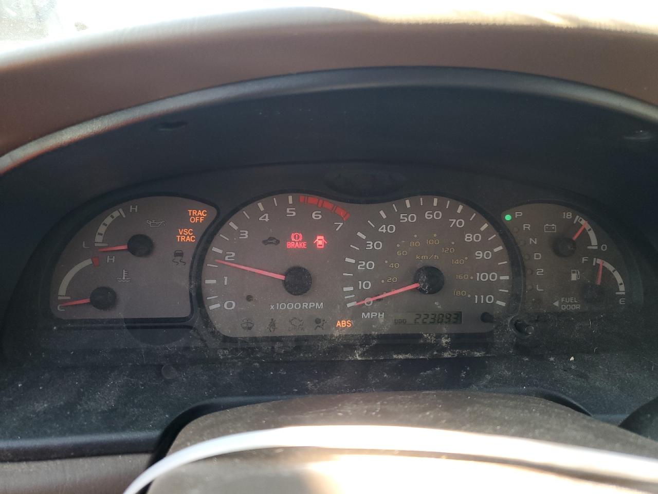2002 Toyota Sequoia - Image 9