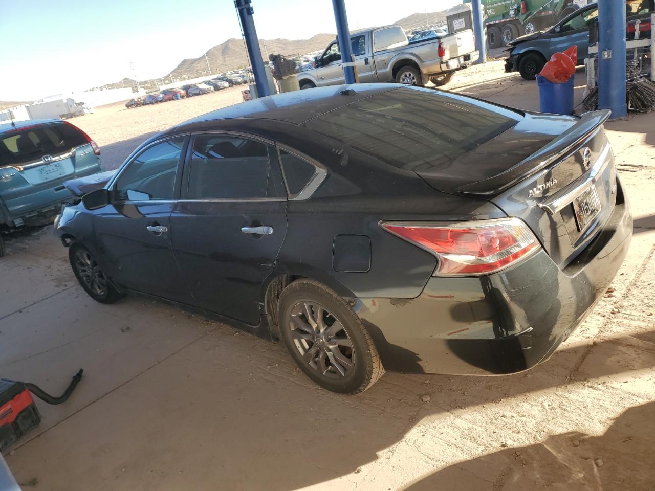 2015 Nissan Altima - Image 2